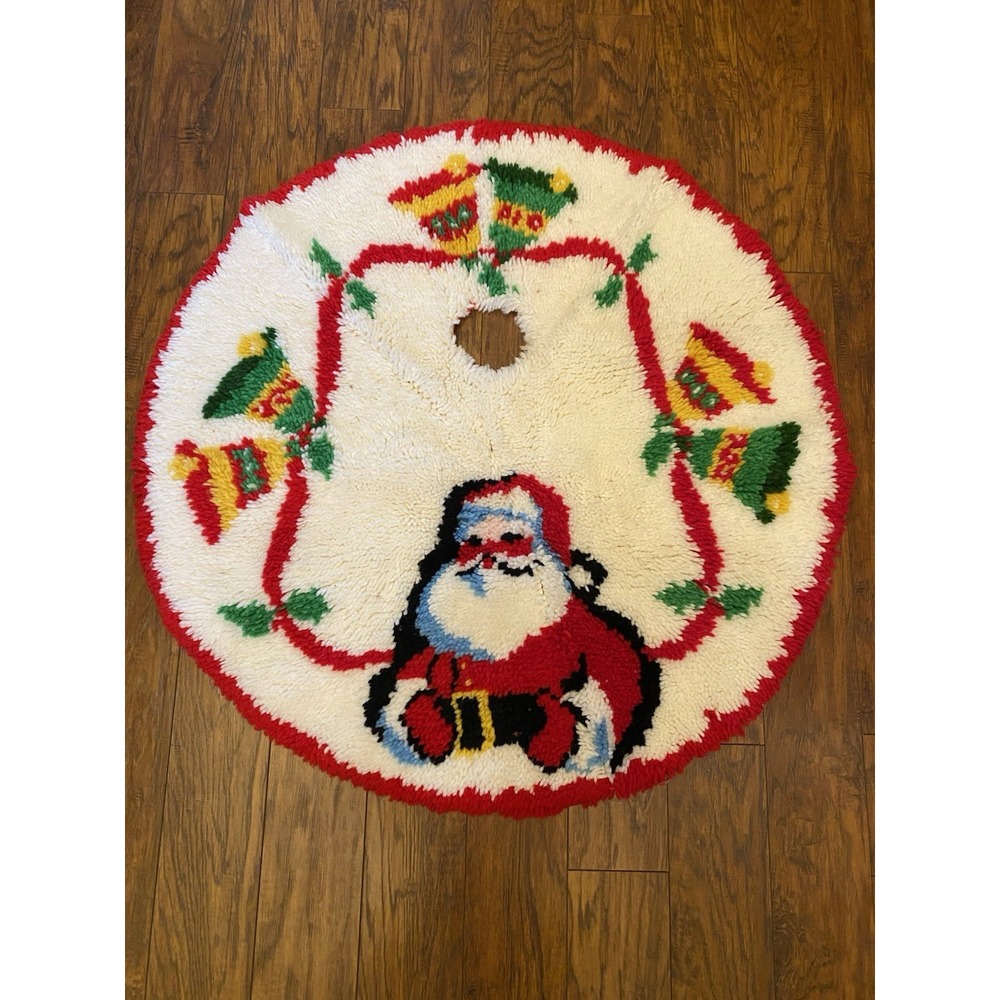 EXCELLENT Vtg 70s Large Shillcraft Santa Christmas Tree Skirt Latch Hook